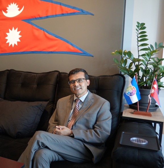 Son Excellence Nirmal Raj Kafle, Ambassadeur du Népal au Brésil.